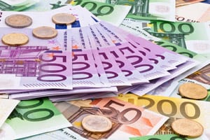 Ein Fächer mit Euro-Geldscheinen